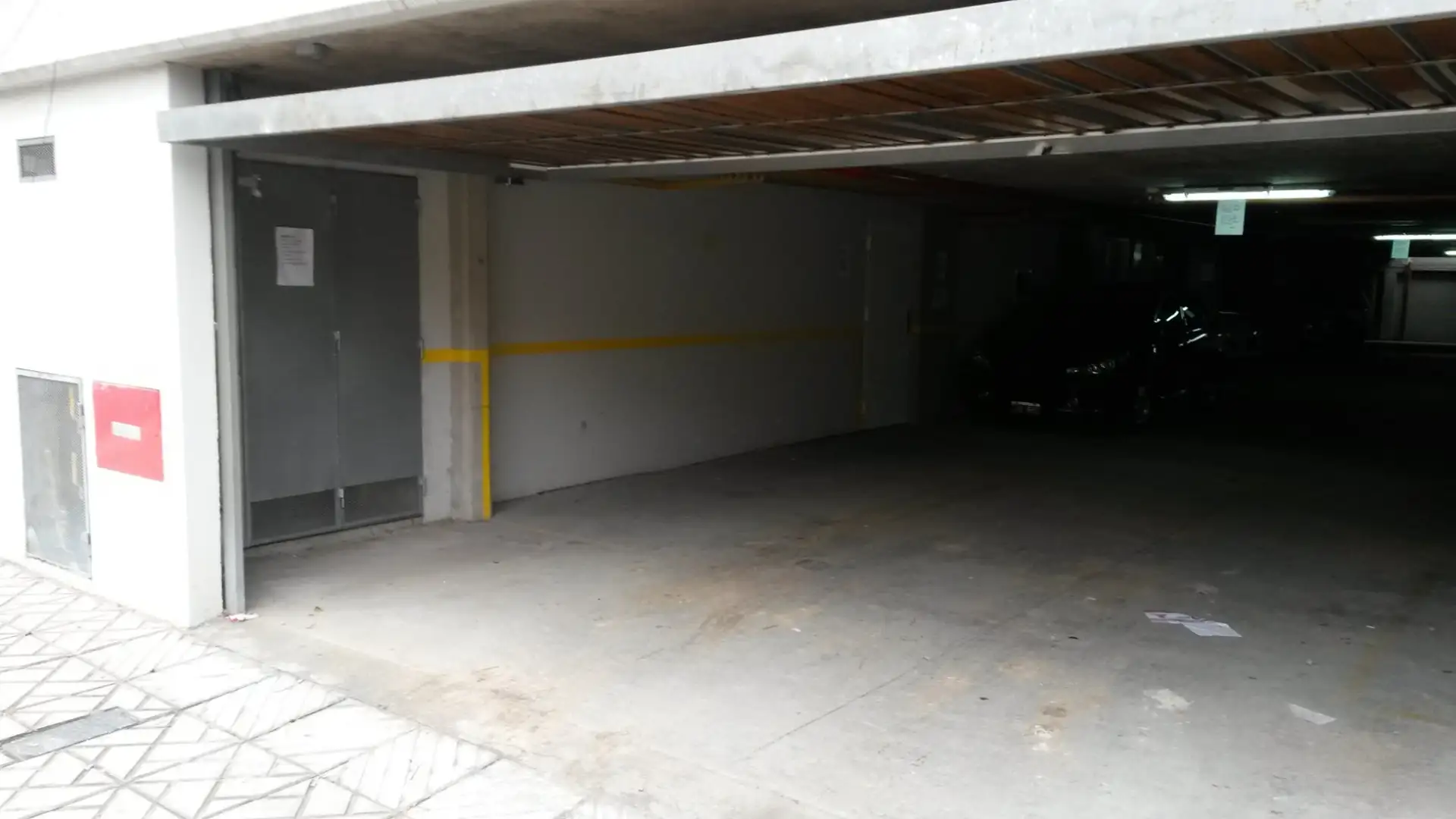 Imagen 2 de Cocheras Cubiertas en Planta Baja con Acceso Automático